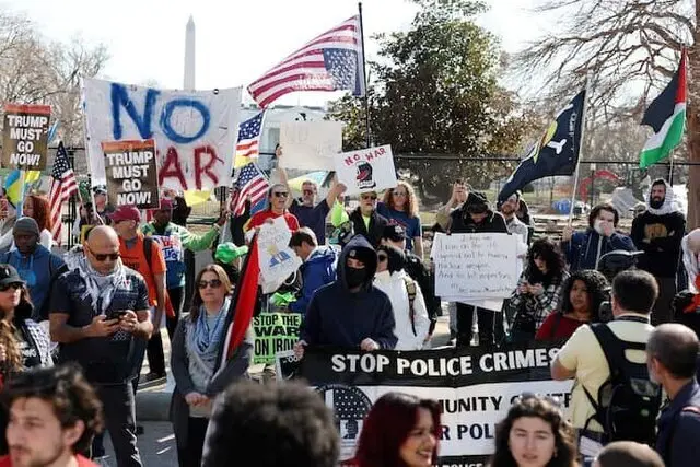 تجمع معترضان مقابل کاخ سفید