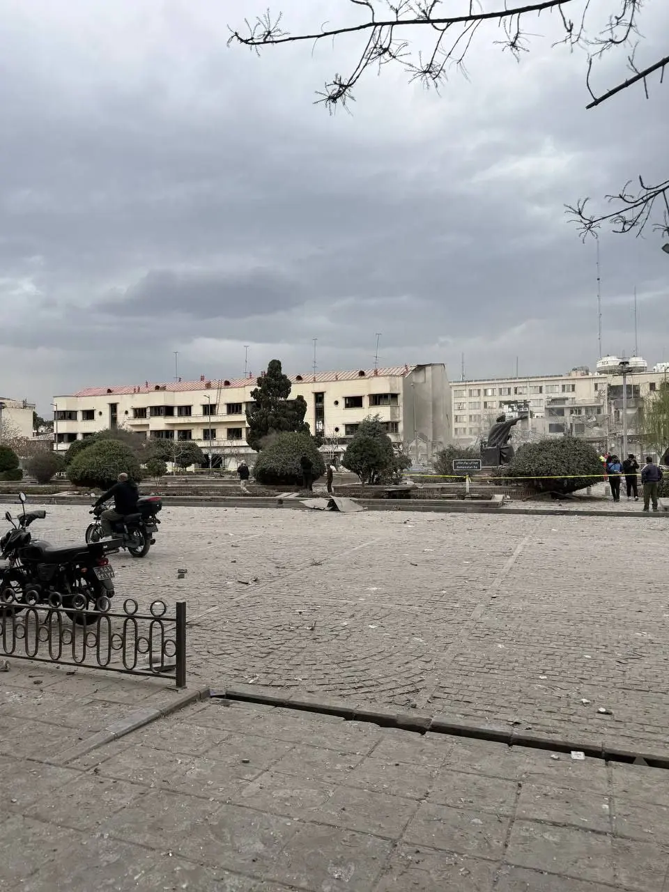 اخبار سومین روز جنگ ایران و آمریکا و اسرائیل/ همسر رهبر انقلاب به شهادت رسیدند/ حمله به کلانتری میدان نیلوفر تهران