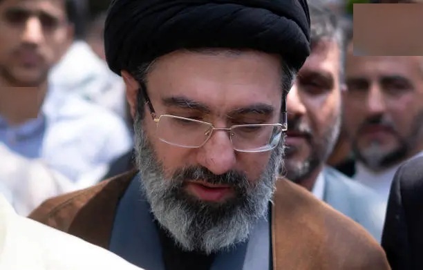 سیدمجتبی خامنه‌ای در راهپیمایی روز قدس