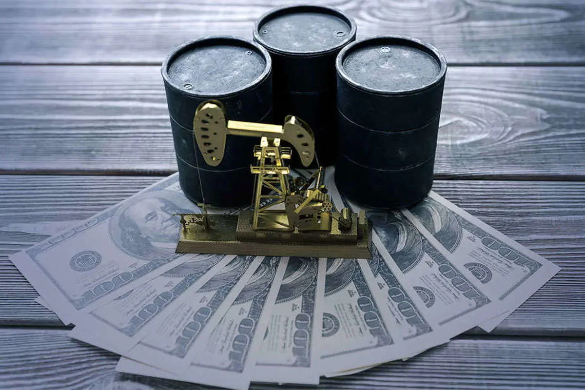 طلای سیاه به قله دوساله رسید/ قیمت نفت سه‌رقمی می‌شود؟