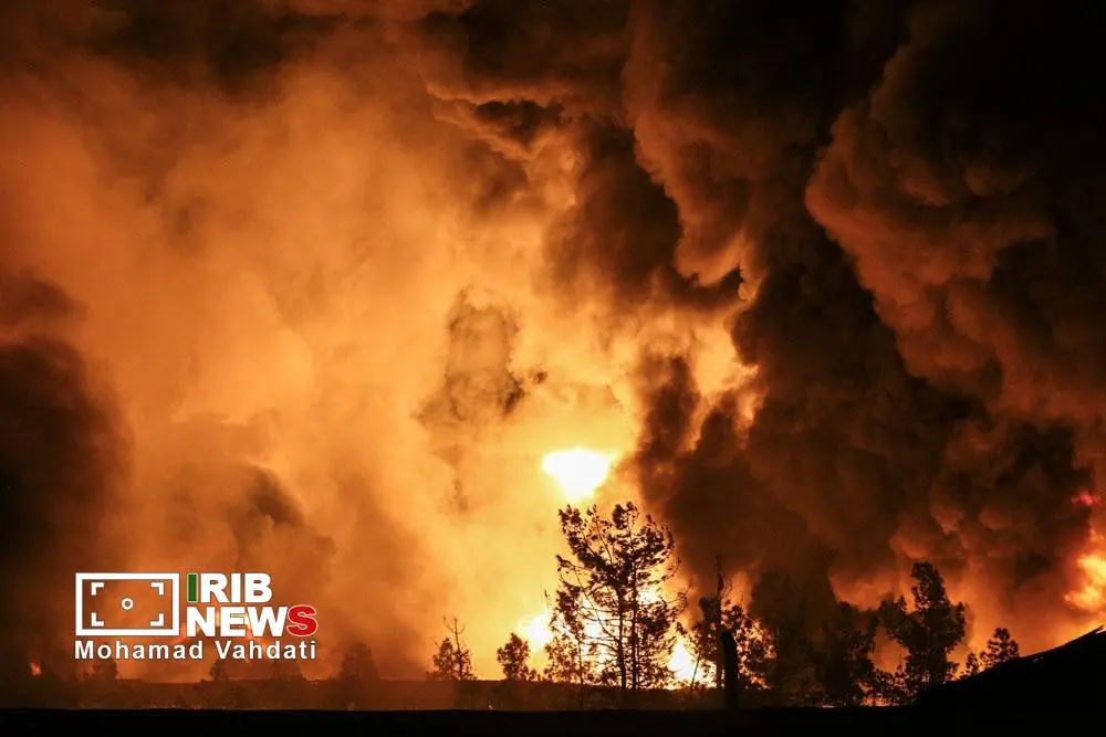 آتش گسترده انبار نفت شهران پس از حملات دیشب نیروی هوایی اسرائیل