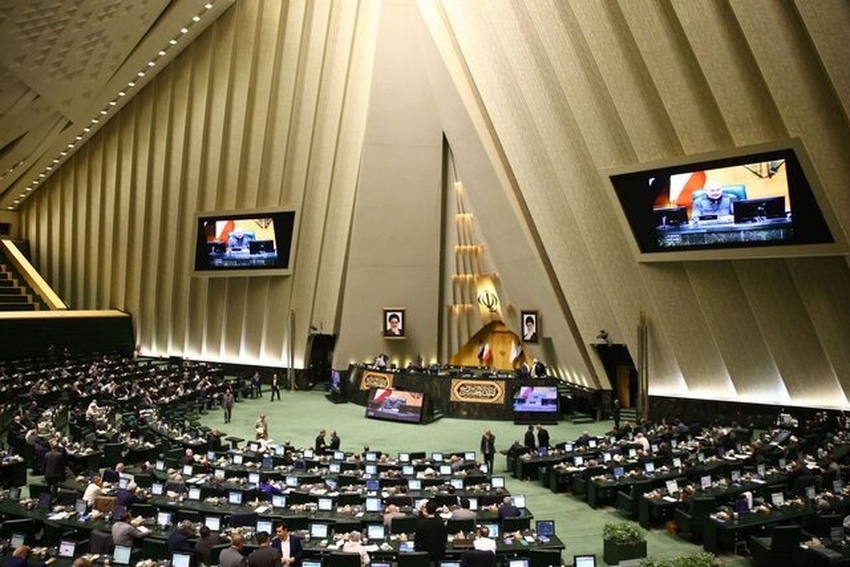 بیانیه نمایندگان مجلس در پی انتخاب آیت‌الله مجتبی خامنه‌ای