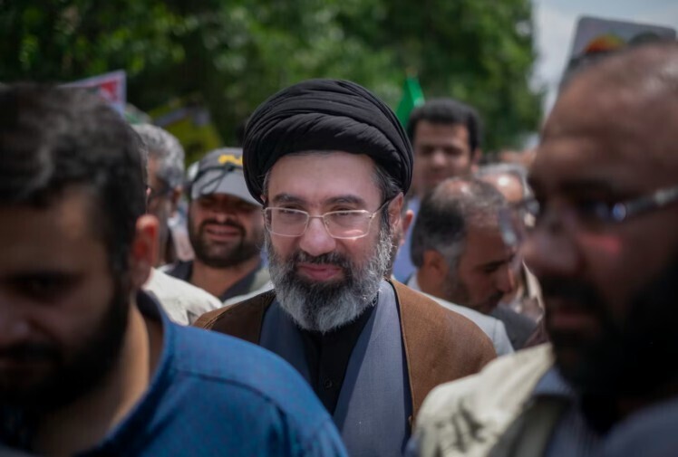 آیت‌الله سید مجتبی خامنه‌ای چگونه انتخاب شد؟ / از جلسه رای گیری تا واکنش‌ها به رهبری خامنه‌ای جوان