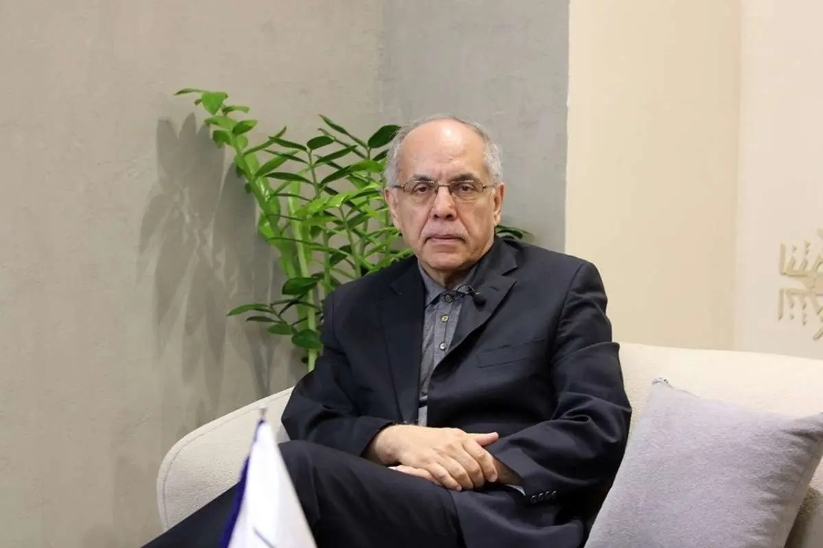 کوروش احمدی: دستگاه دیپلماسی نباید با میانجیگری کشورها برای حل دیپلماتیک مخالفت کند