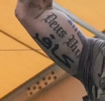 فیلم/ تتو خاص وزیر دفاع آمریکا در مراسم نمایش قدرت