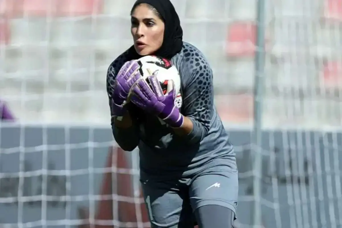 زهرا خواجوی دروازه بان