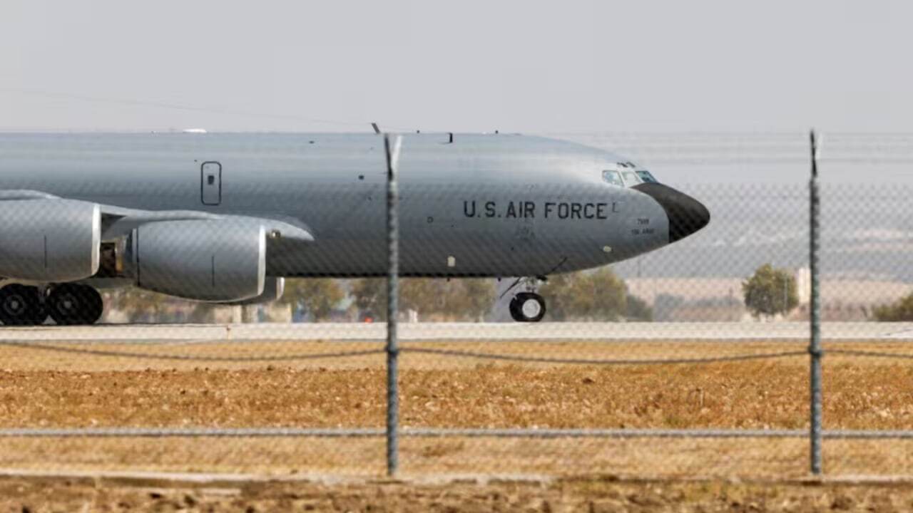 معرفی هواپیمای سوخت رسان KC-135