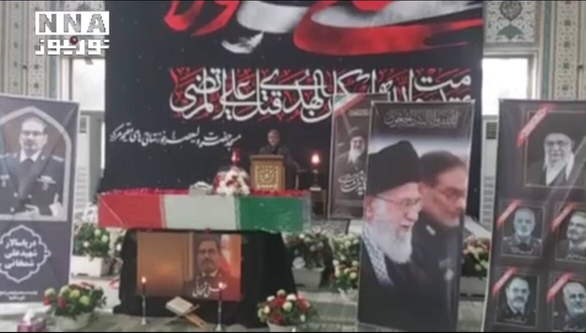 عکس/ مراسم تدفین دریاسالار شمخانی در مسجد ولی عصر تهران