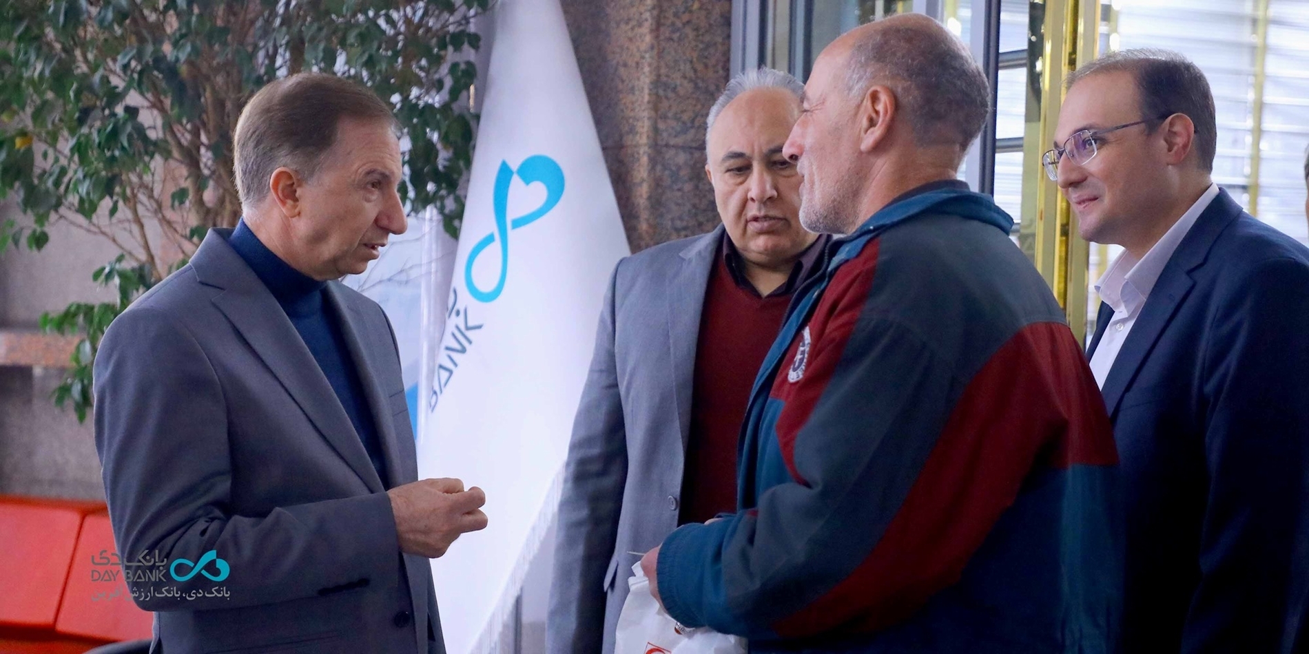 تداوم بازدید‌های میدانی مدیرعامل بانک دی از شعب تهران