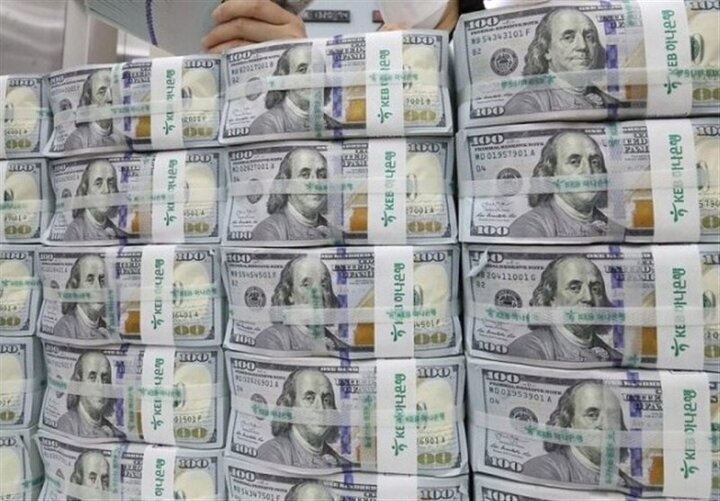 معاملات اسکناس ارز در صرافی‌های تضامنی با نرخ توافقی انجام می‌شود