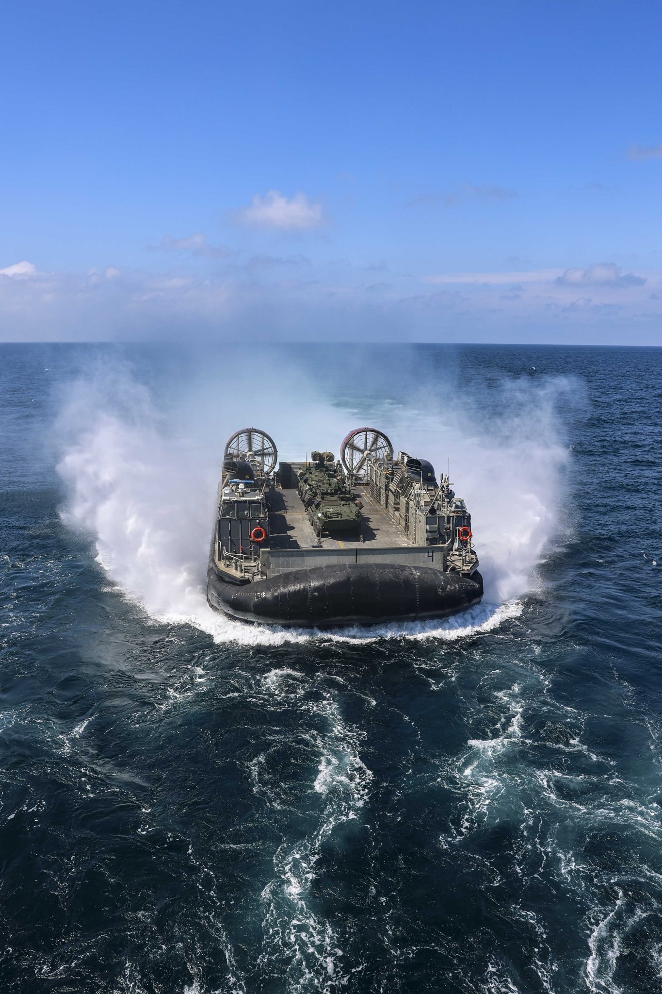 نیروی آبی-خاکی آمریکا چیست و چه کاری انجام می دهد؟