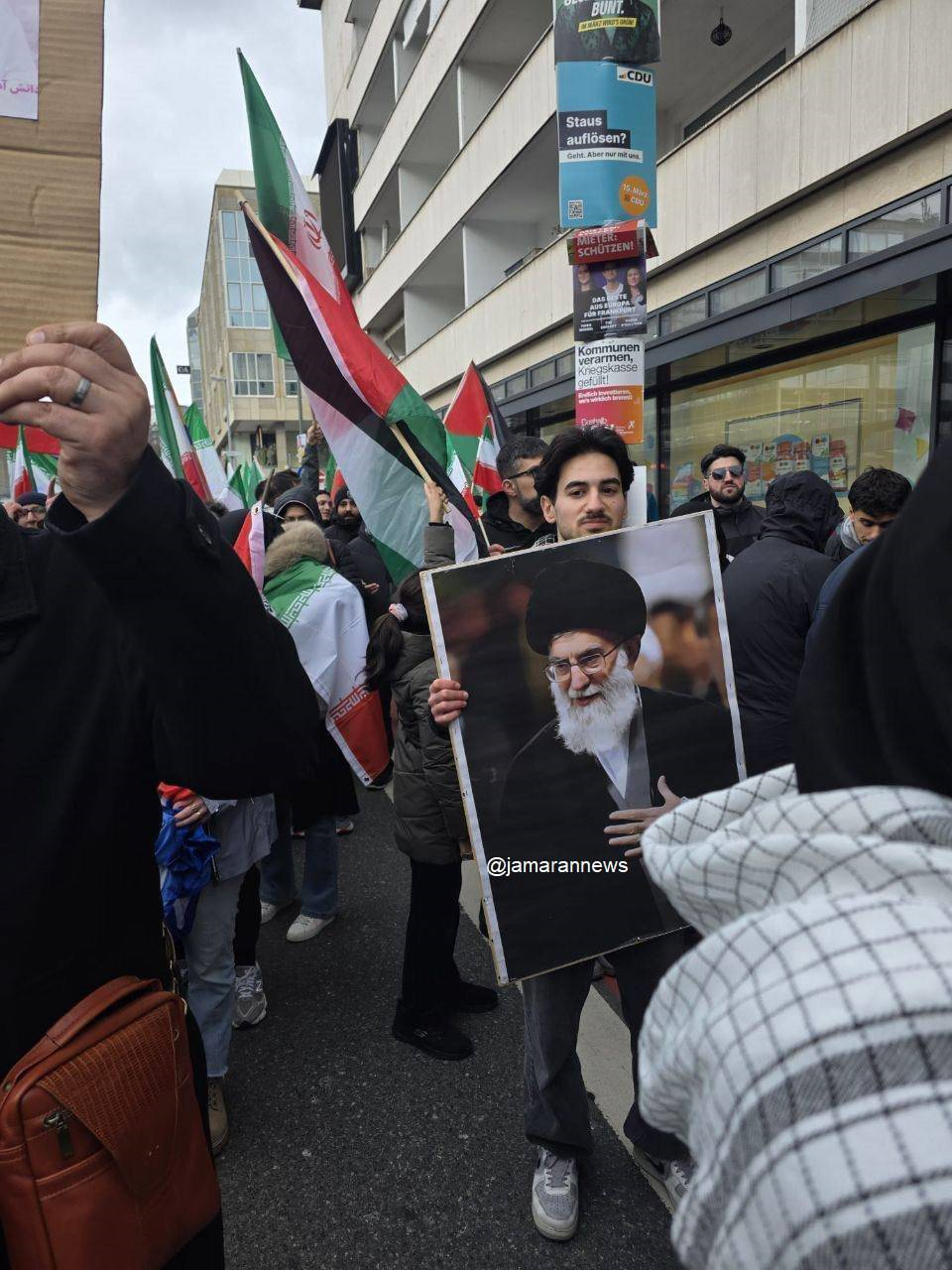 اخبار روز شانزدهم جنگ ایران و آمریکا و اسرائیل/ پیکر شهید ۳ ماهه‌ توسط نیرو‌های آتش نشانی انتقال داده شد/ اسرائیل هیوم: جنگ احتمالا ۱۲ فروردین تمام شود