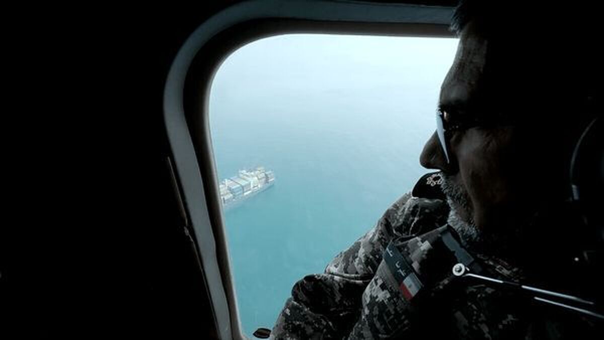 حمله آمریکا به جزیره خارک