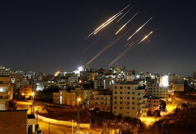 حمله موشکی به تل‌آویو