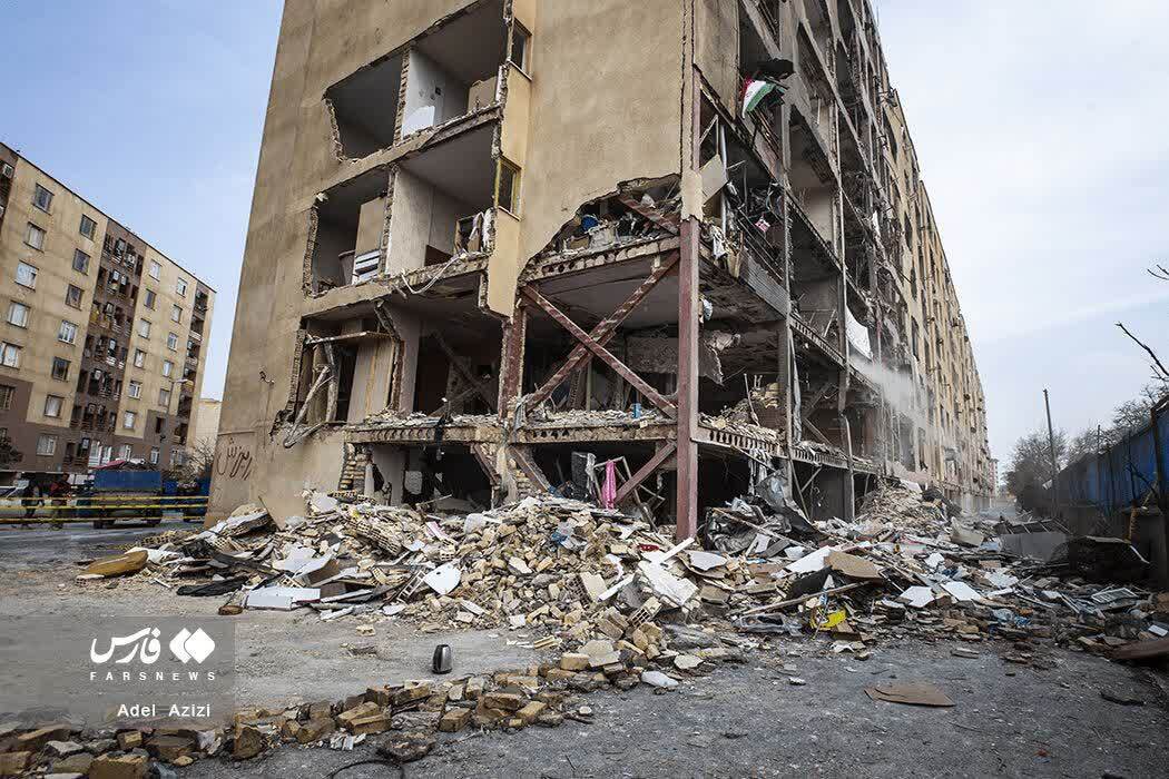 تخریب مجتمع مسکونی در اراک بر اثر حمله موشکی