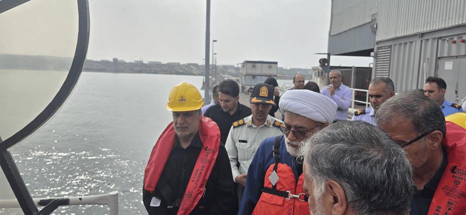 سفر برخی نمایندگان مجلس به جزیره خارک