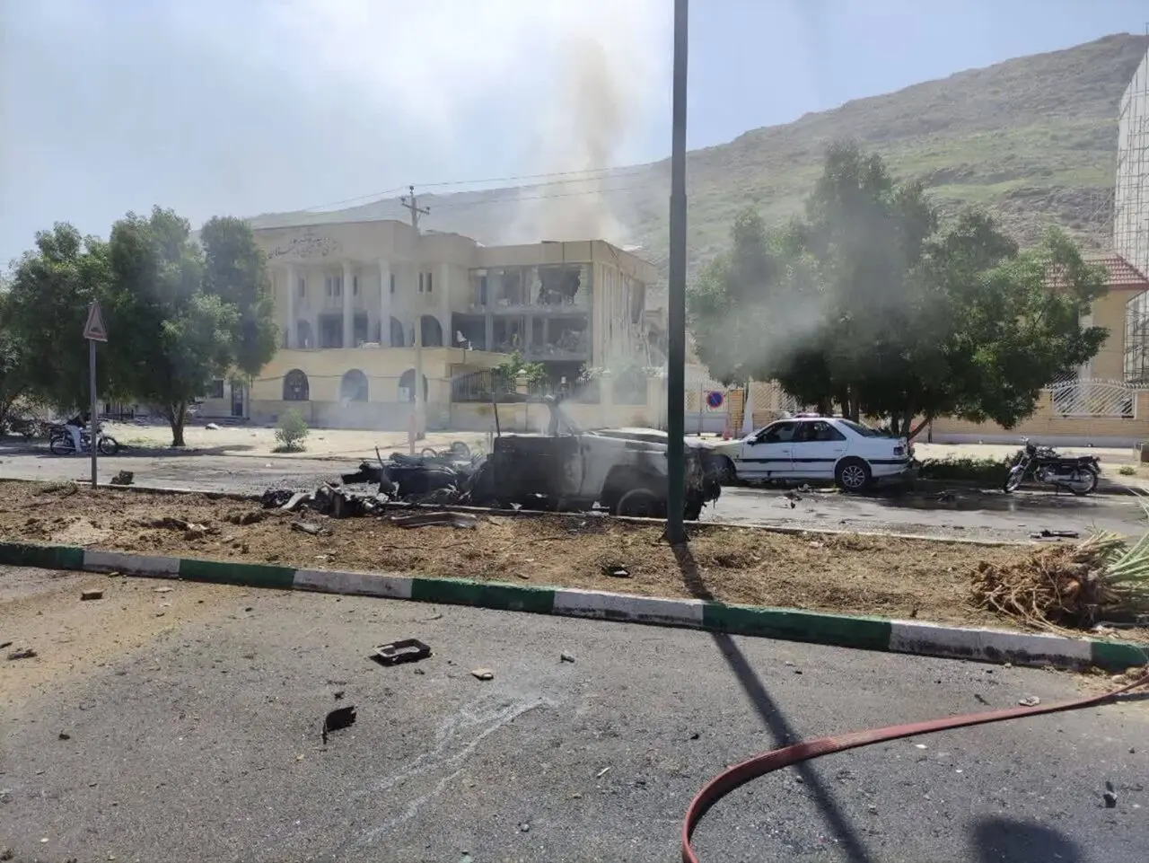 اخبار روز نوزدهم جنگ ایران و آمریکا و اسرائیل/ آتش سوزی در تل‌آویو بر اثر حمله موشکی ایران/ سید اسماعیل خطیب وزیر اطلاعات به شهادت رسید/ پیام تسلیت رهبر معظّم انقلاب اسلامی در پی شهادت علی لاریجانی