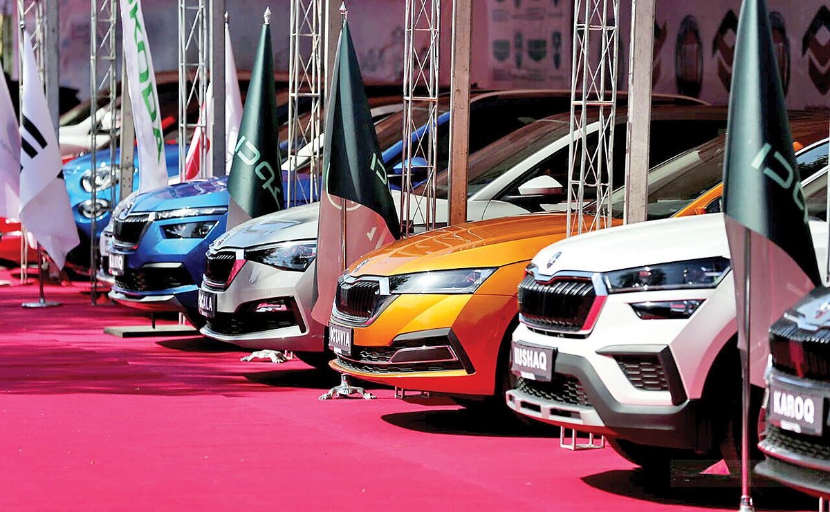 سه نشانه از تخلفات در عرضه خودروهای خارجی سه نشانه از تخلفات در عرضه خودروهای خارجی