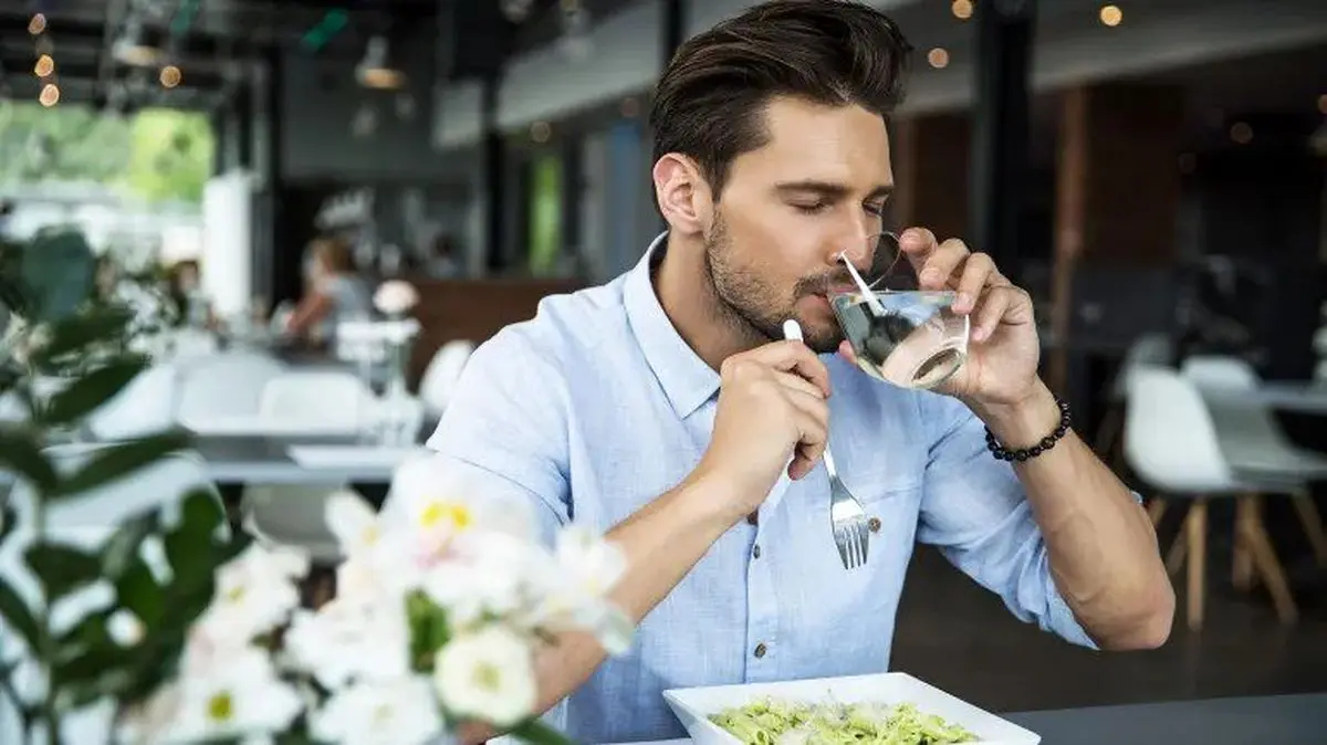 نشانههای پنهان نیاز بدن به آب نشانههای پنهان نیاز بدن به آب