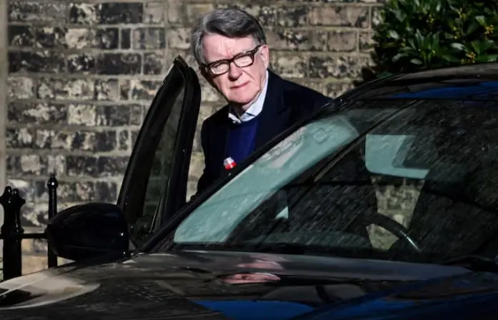 سفیر پیشین انگلیس در آمریکا بازداشت شد سفیر پیشین انگلیس در آمریکا بازداشت شد