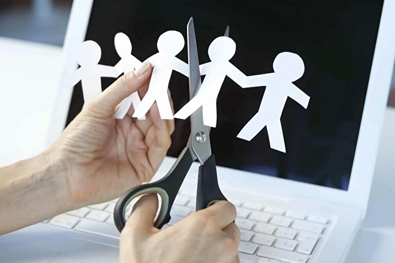 موج جدید ریزش نیروی کار با تعمیق رکود تورمی/ حسن صادقی: با گسترش مشاغل موقت و اقتصاد گیگ، حقوق کارگران قابل پیگیری نیست