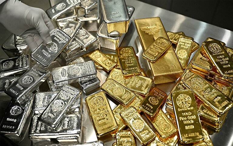 برای سرمایه‌گذاری، نقره بهتر است یا طلا؟/ بررسی بازدهی تاریخی و عملکرد بازار در سال‌های اخیر