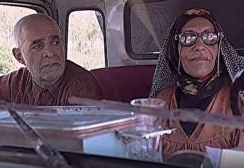 عکس / مادر سیروس گرجستانی بر سر مزار او