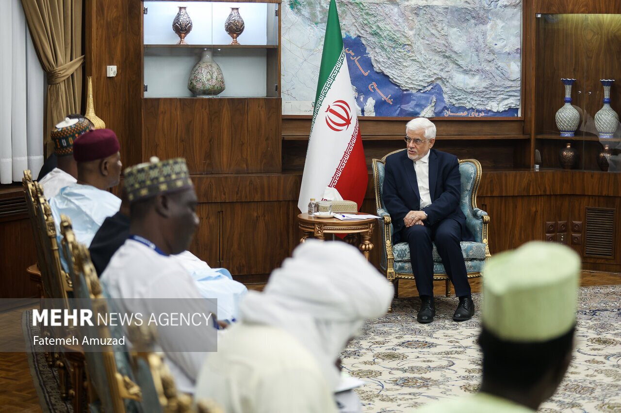 پوشش متفاوت مهمانان خارجی