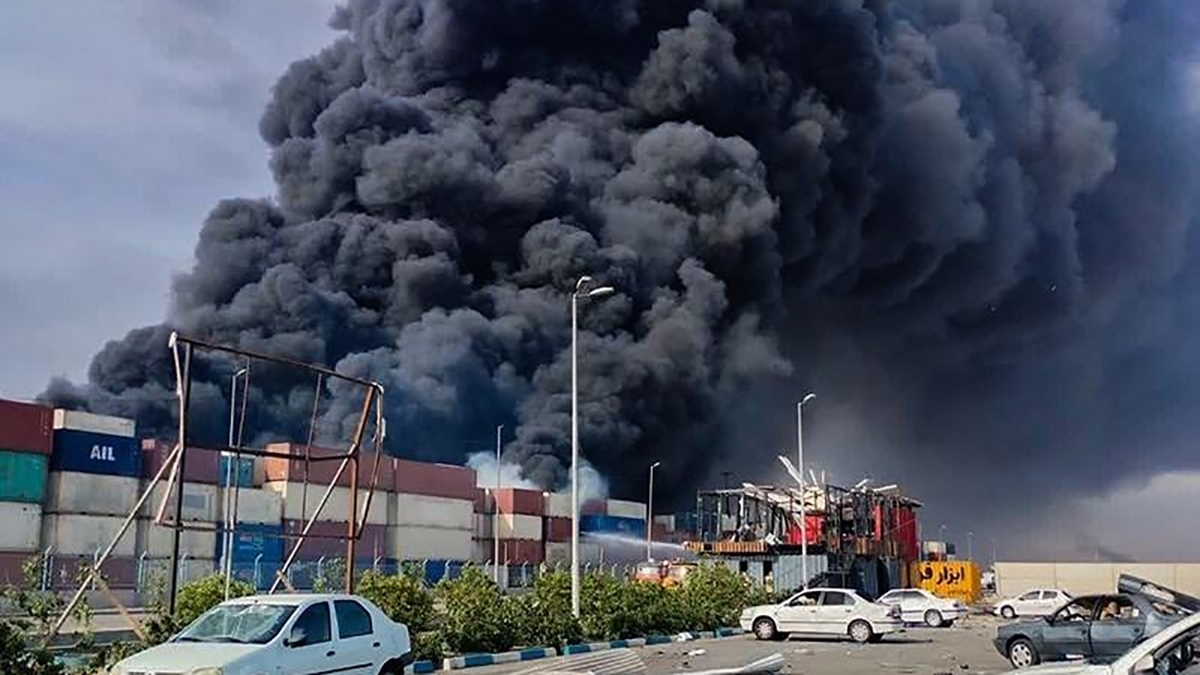 آتش سوزی بندر شهید رجایی