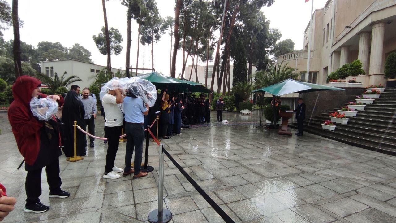 روند اطلاع رسانی در حیاط دولت