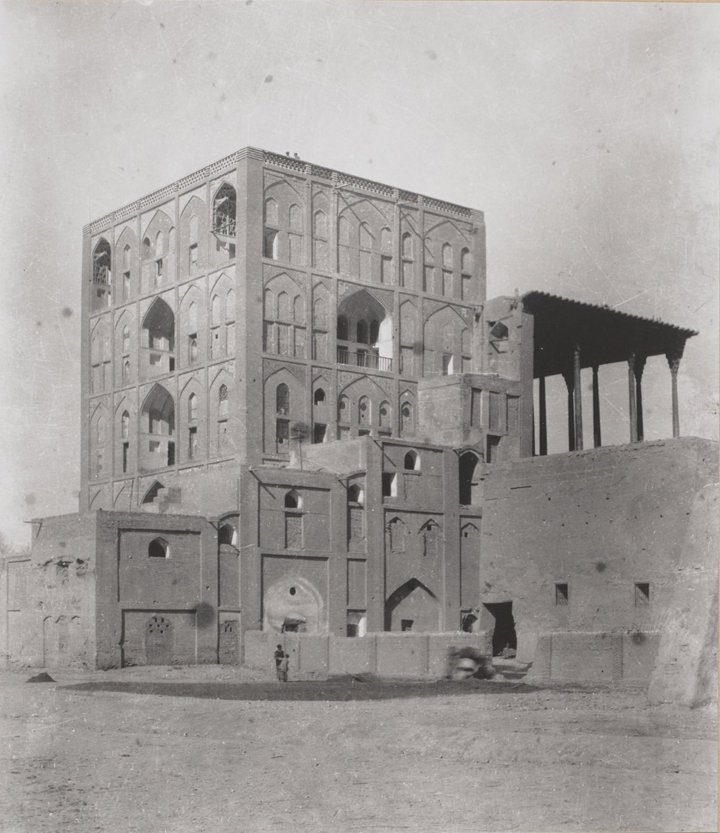 عمارت عالی قاپو اصفهان