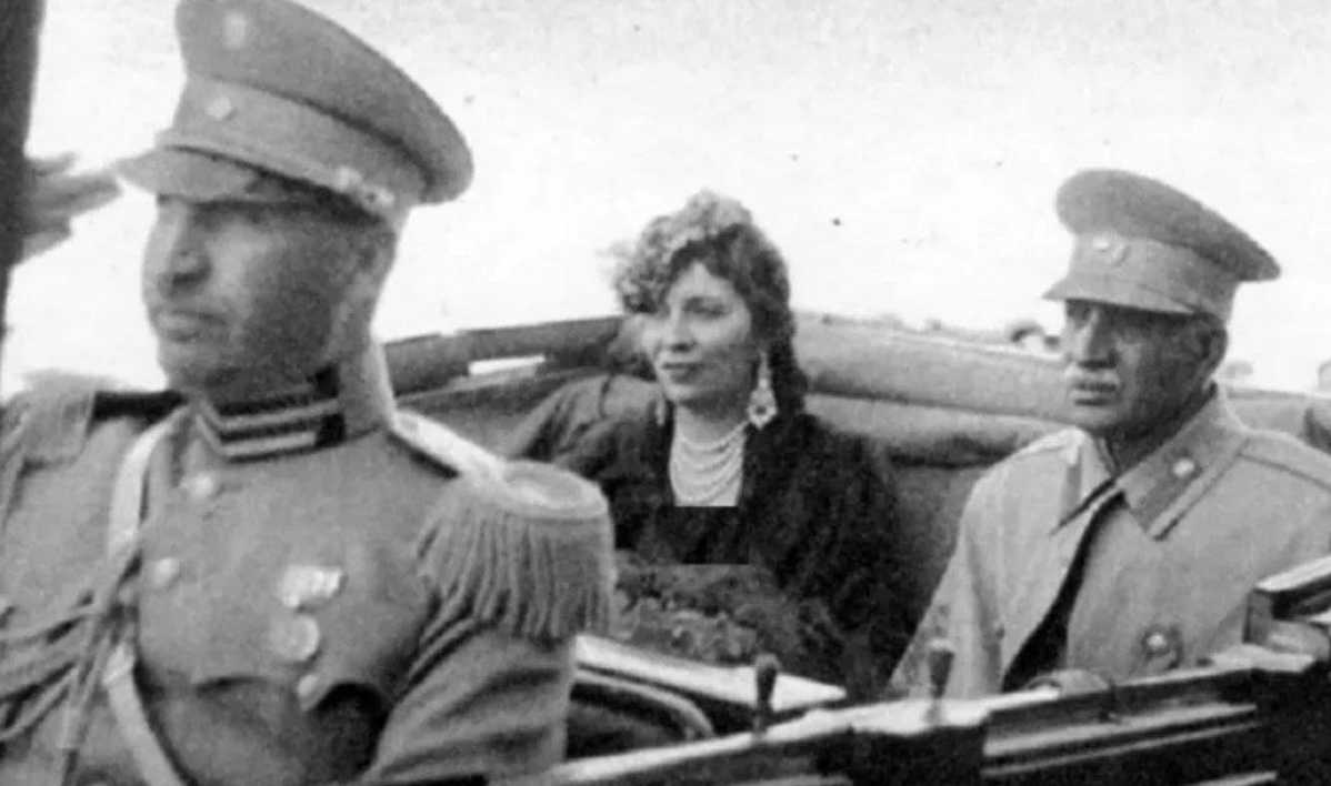 دیدار رضاشاه با ملکه مصر