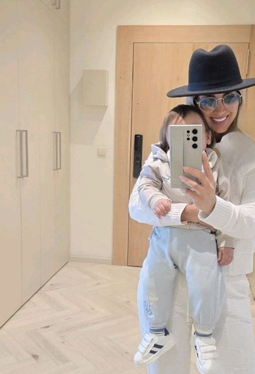 عکس /خانواده بهرام رادان در یک تیپ بامزه