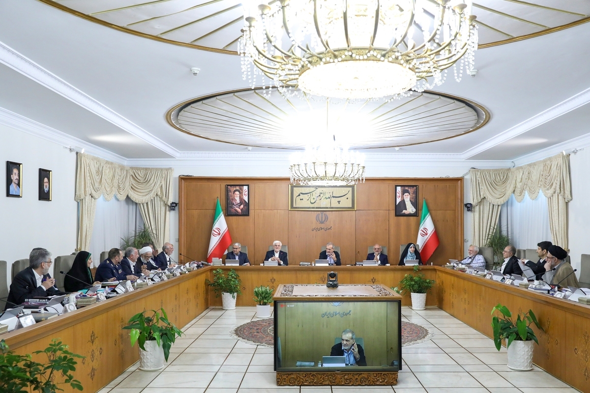 معرفی وزیر اقتصاد معرفی وزیر اقتصاد