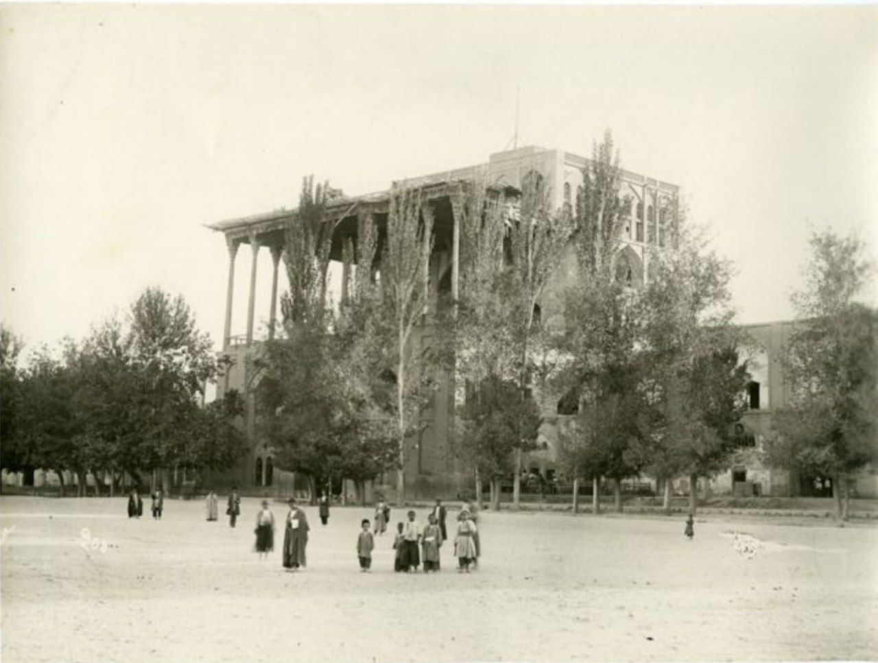 عالی قاپو اصفهان