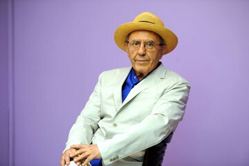 رمان شب ملخ جواد مجابی