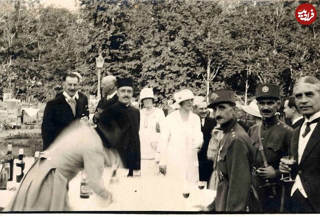 ضیافت تاجگذاری رضاخان