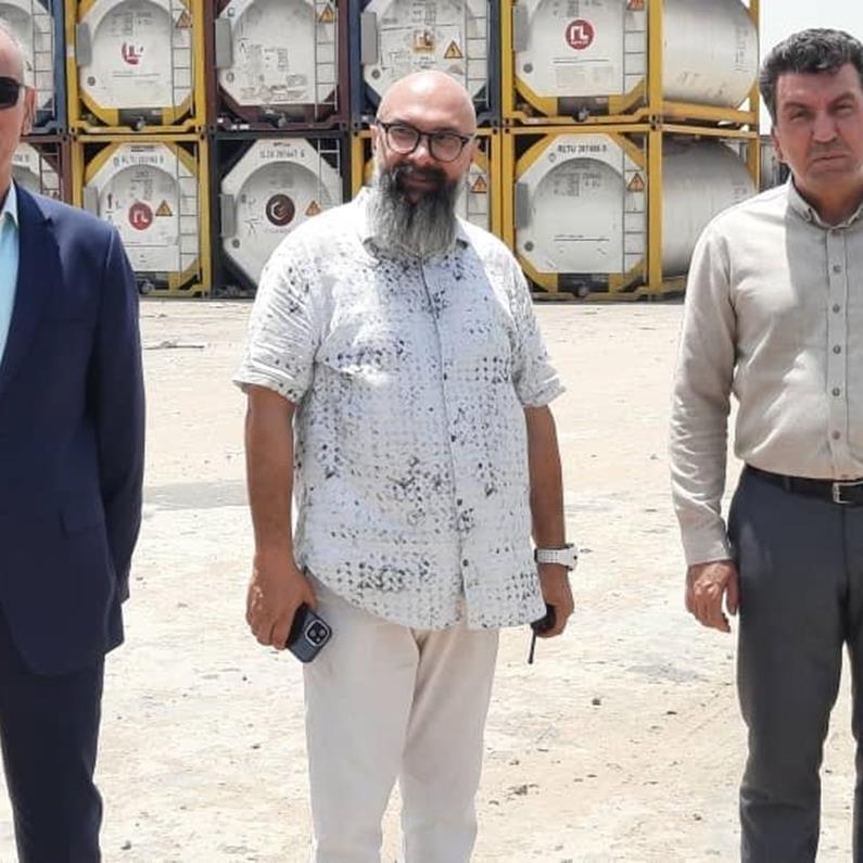 آمادگی شرکت بیمه دی برای پرداخت خسارت به بیمه گزاران بندر شهید رجایی/ بررسی و پرداخت خسارت در کمتر از ۴۸ ساعت