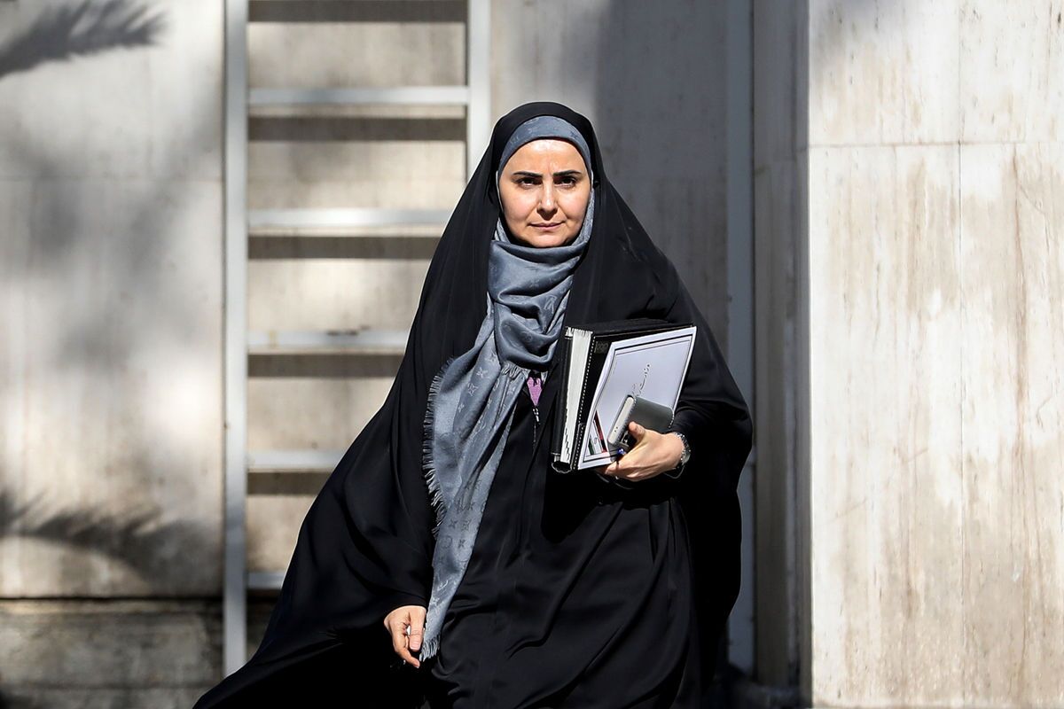 فرزانه صادق