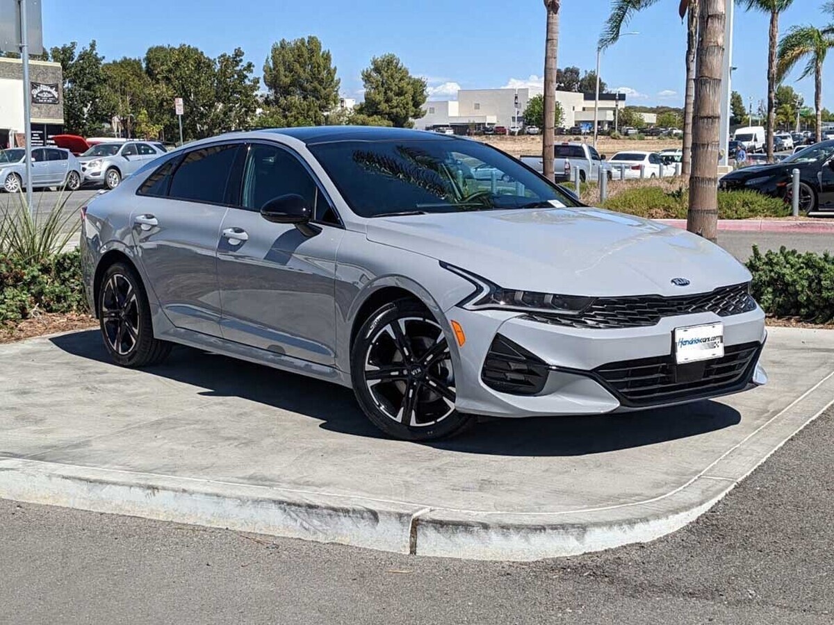 فروش اقساطی خودرو‌های وارداتی