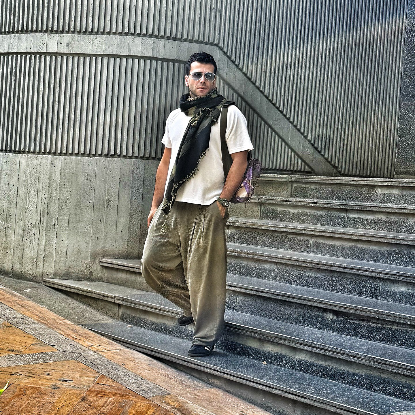 روزبه حصاری