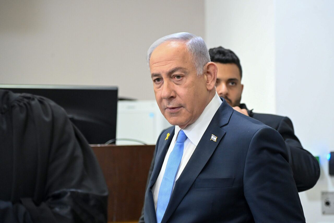 نخست‌وزیر رژیم صهیونیستی با کراوات آبی