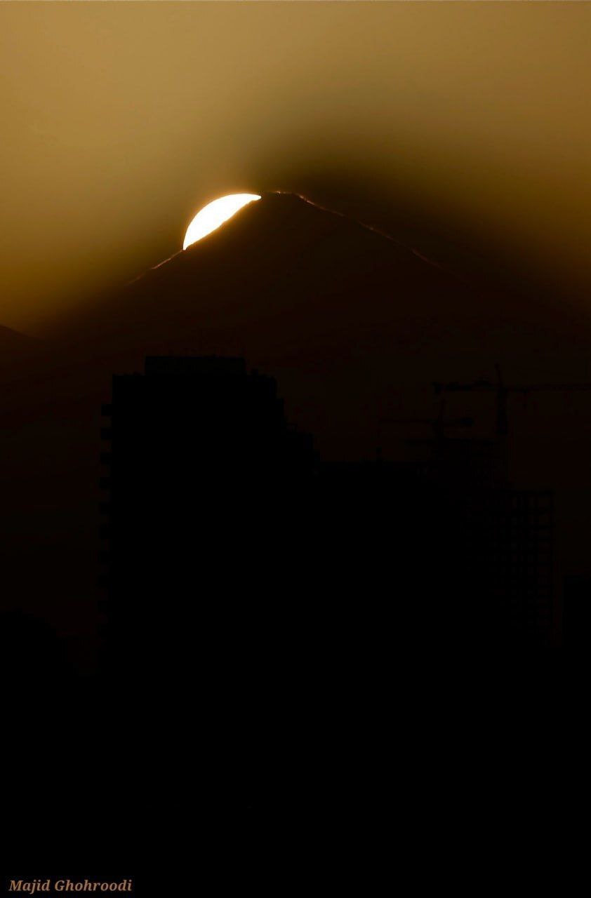 طلوع خورشید بر فراز دماوند