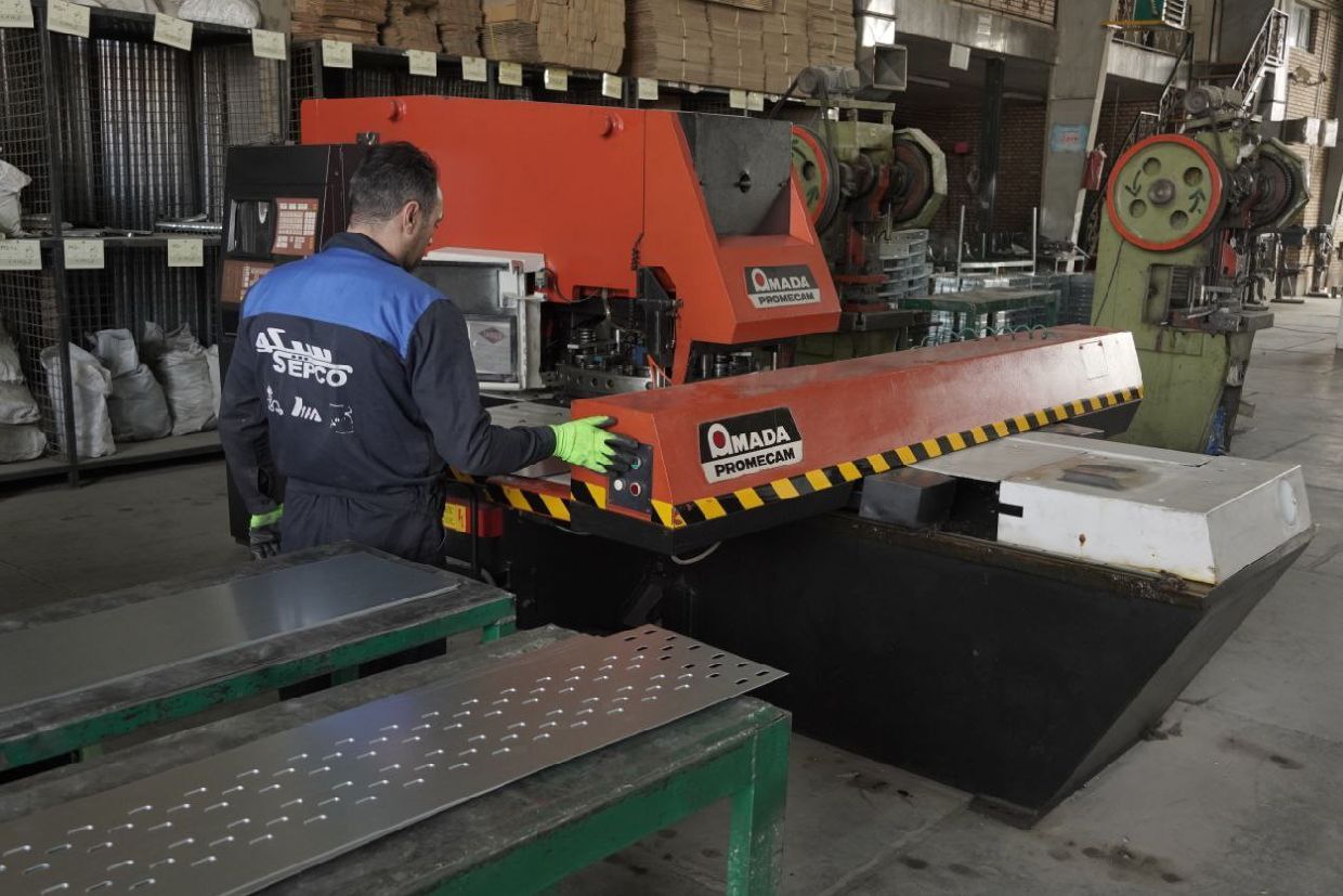 سینی کابل: راهحلی استاندارد برای نظم و ایمنی کابلکشی سینی کابل: راهحلی استاندارد برای نظم و ایمنی کابلکشی