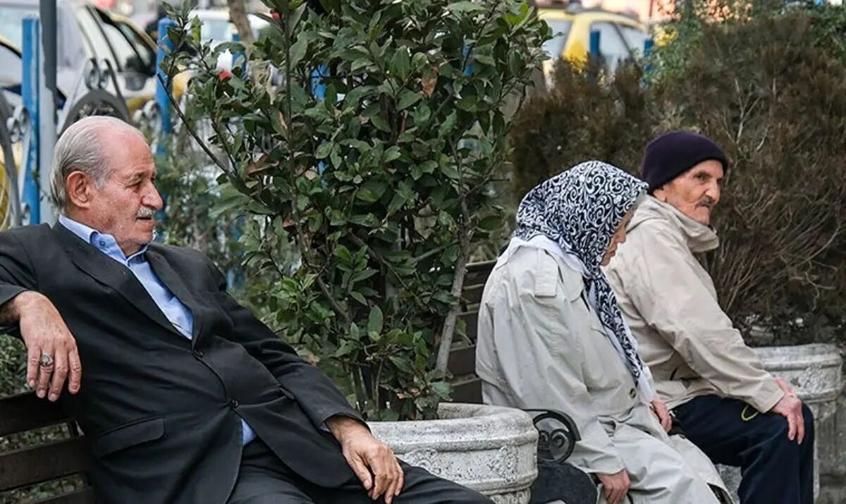 بازنشستگان در انتظار حقوق بازنشستگان در انتظار حقوق