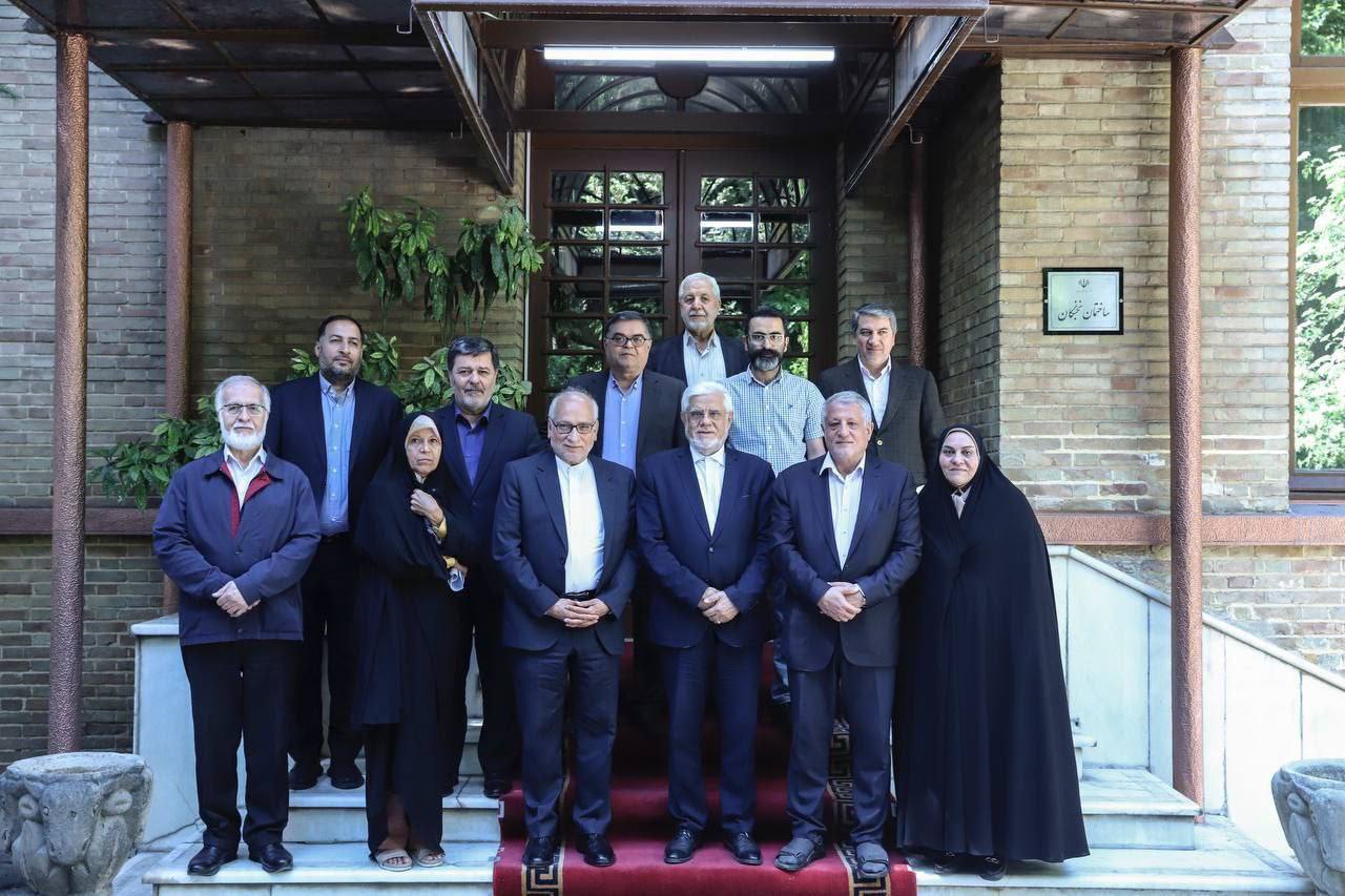 دیدار عارف با اعضای حزب کارگزاران سازندگی