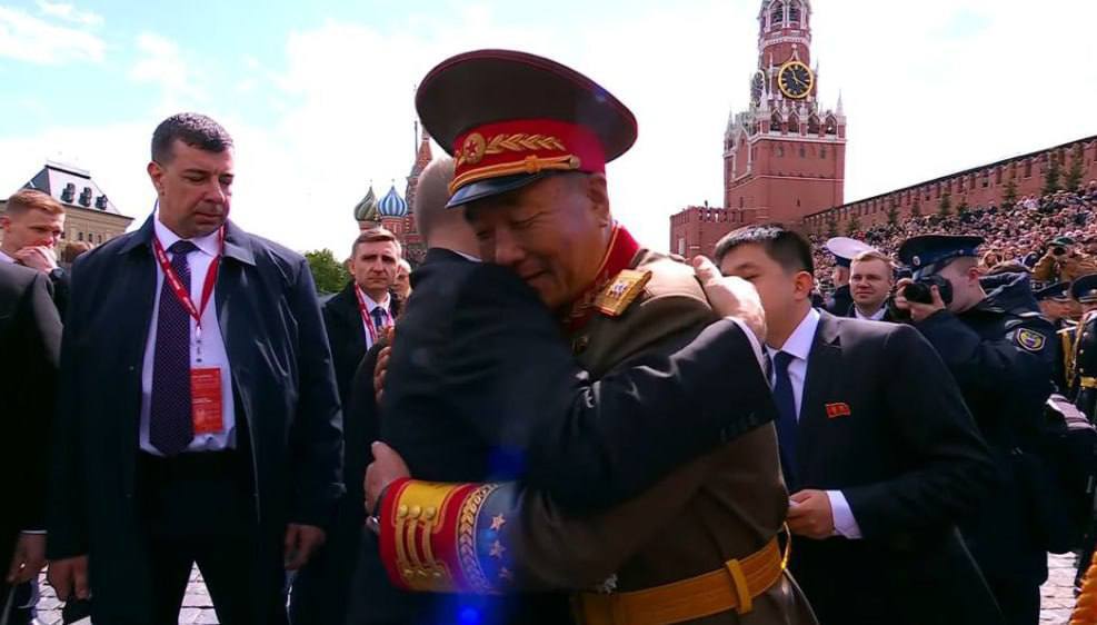 رژه روز پیروزی