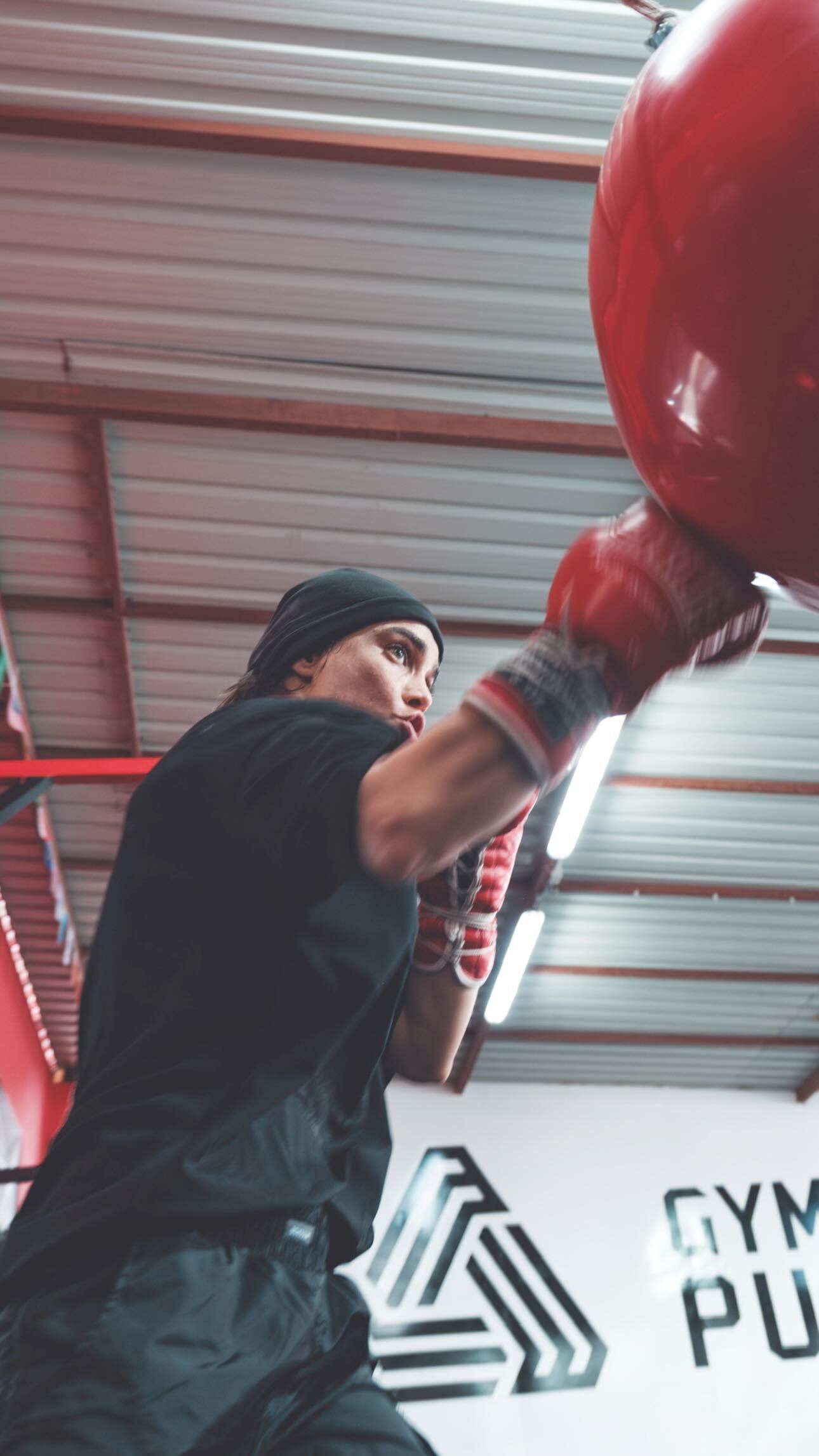 ژست ورزشکاری تینا آخوندتبار