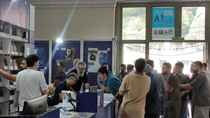 استقبال ویژه از عادل فردوسی‌پور در نمایشگاه کتاب