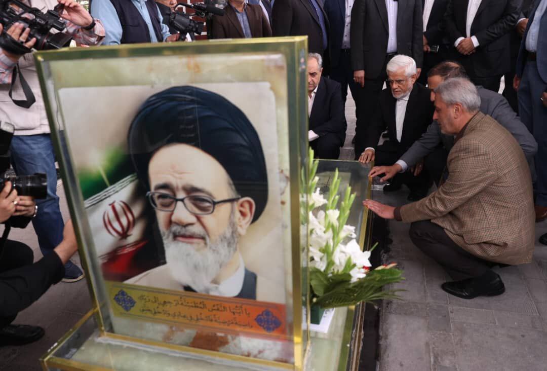 ادای احترام عارف